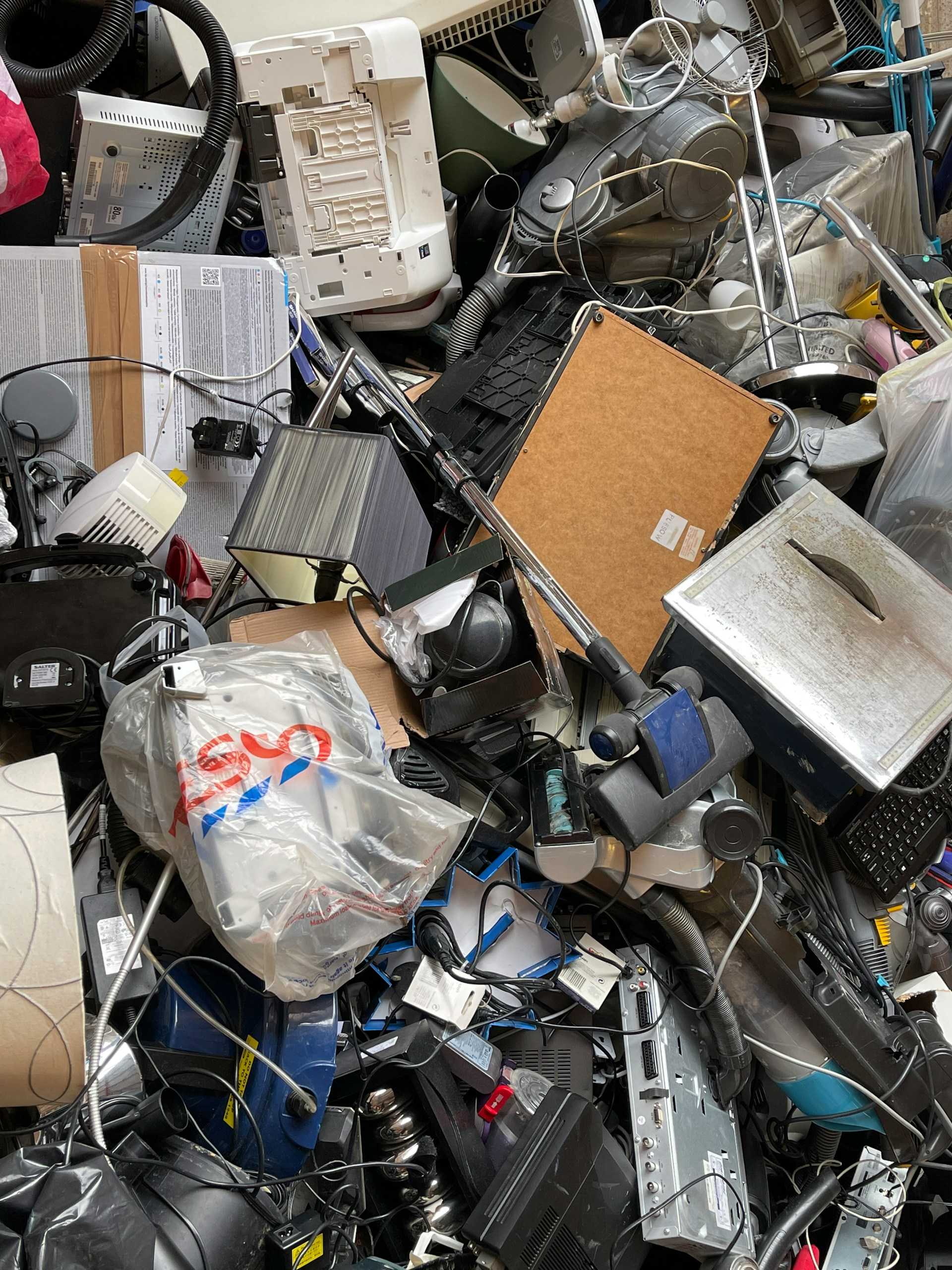 Losseplads skrald elektronik affald