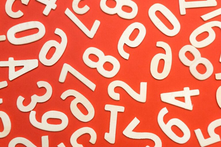 Talord i Fokus: En Guide til Numeralier i Dansk Grammatik